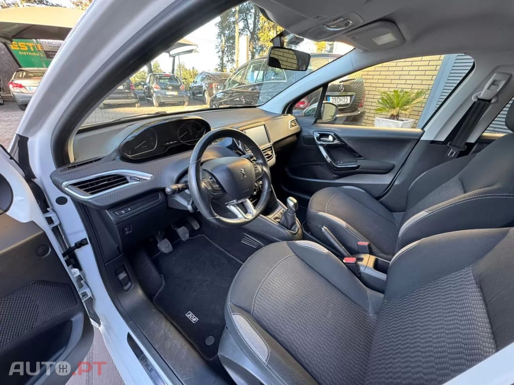 Peugeot 208 1.2 PureTech Style