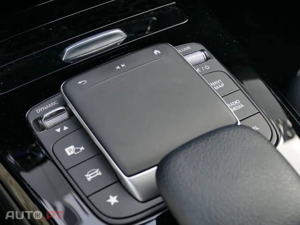 Mercedes-Benz A 250 e AMG Line