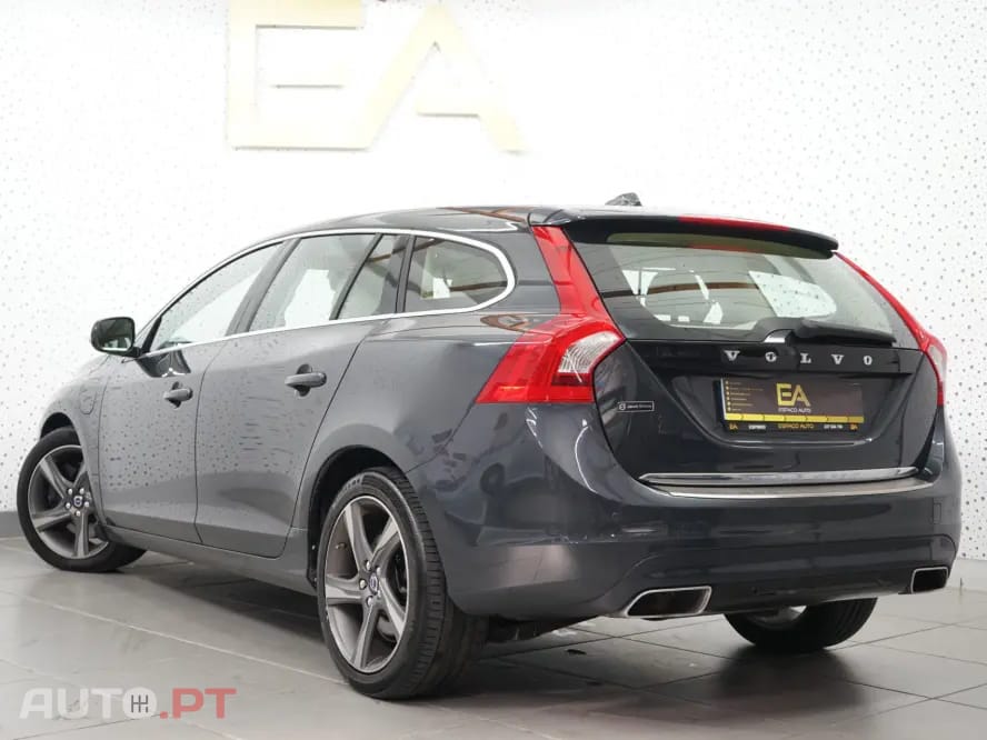 Volvo V60 2.4 D6 Summum AWD Phev