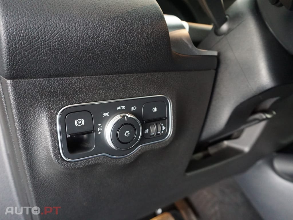 Mercedes-Benz GLB 180 d