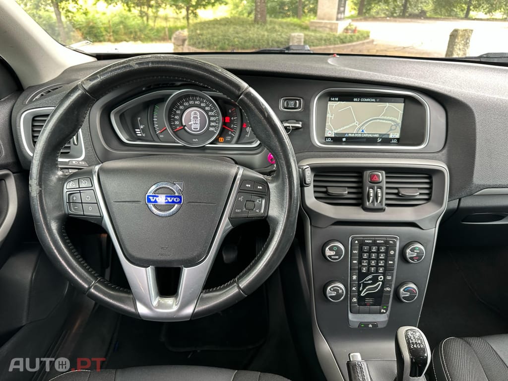 Volvo V40 2.0 D2 Momentum Eco