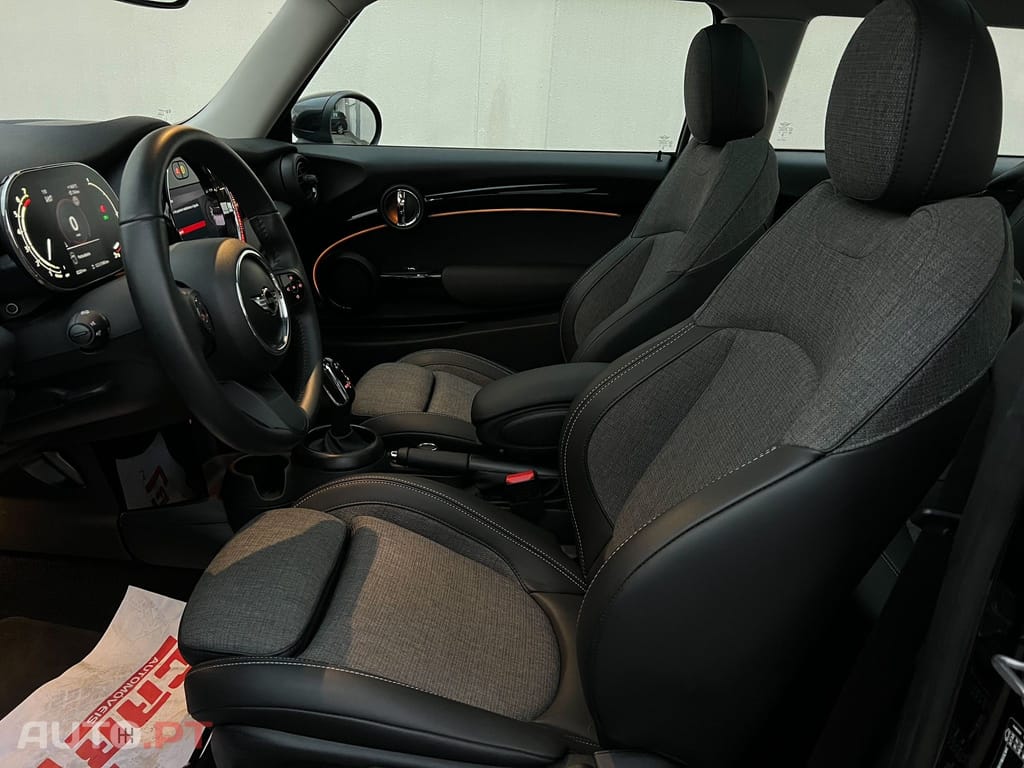 MINI Cooper Cooper Premium Extra Essential Auto