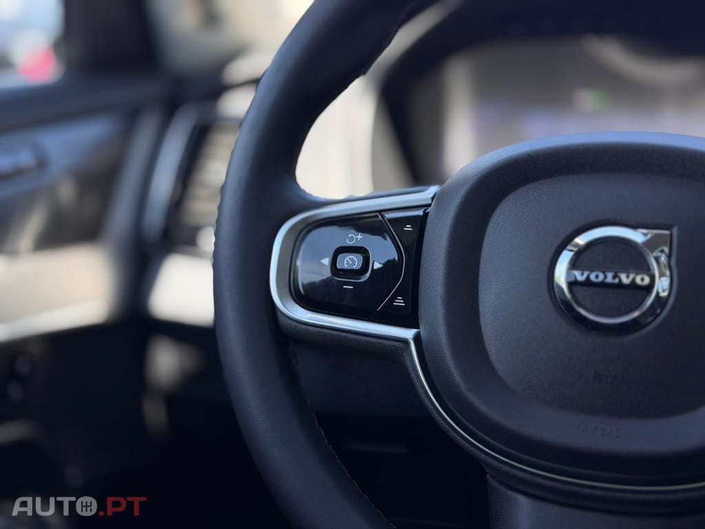 Volvo XC90 2.0 T8 PHEV Ultimate Dark AWD