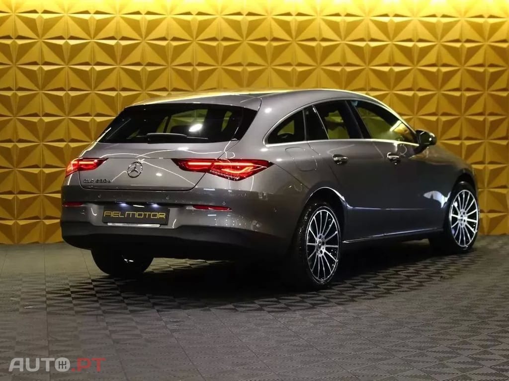 Mercedes-Benz CLA 250 e Progressive