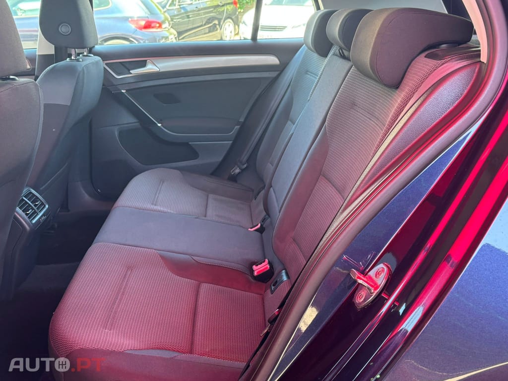 Volkswagen Golf 1.6 TDi BlueMotion Confortline