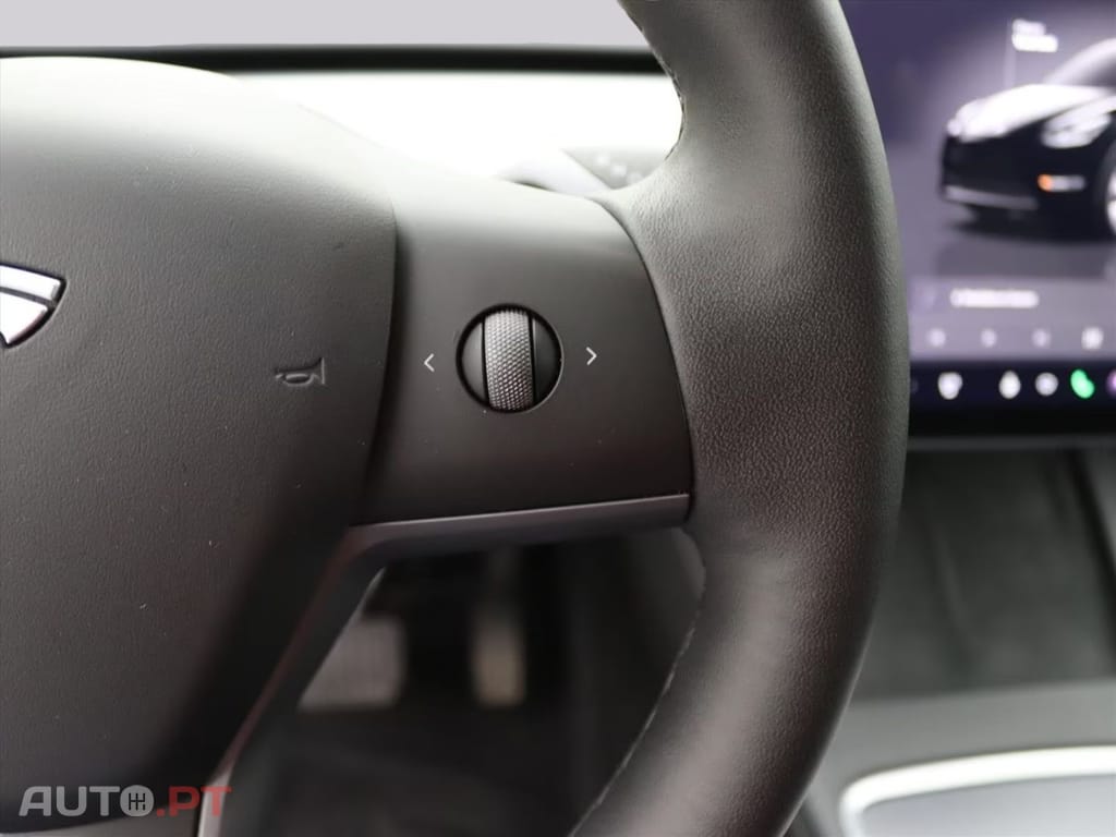 Tesla Model Y Long-Range AWD I.V.A DEDUTIVEL
