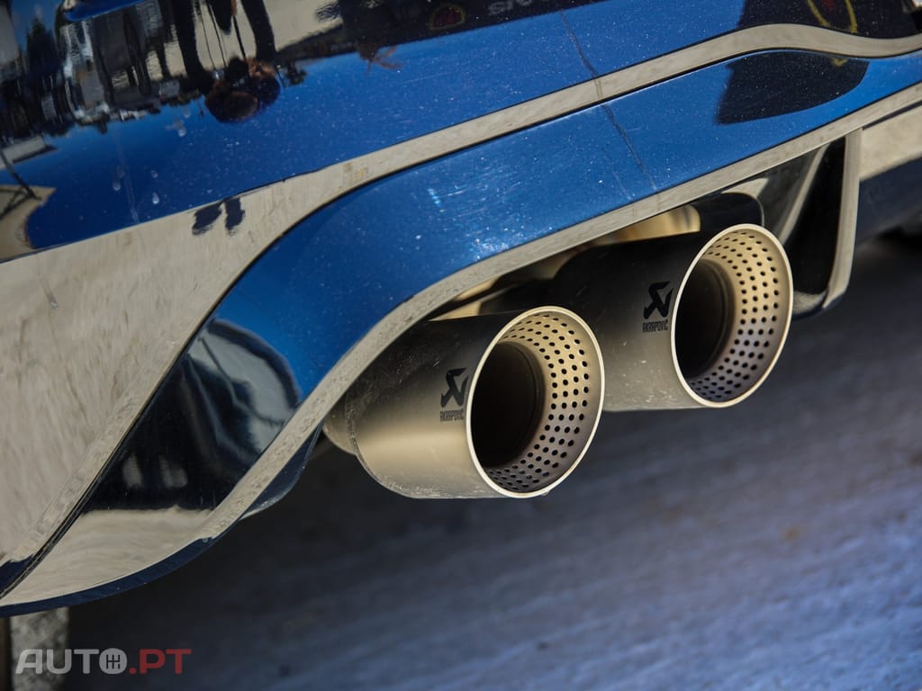 Volkswagen Golf 2.0 TSI R DSG