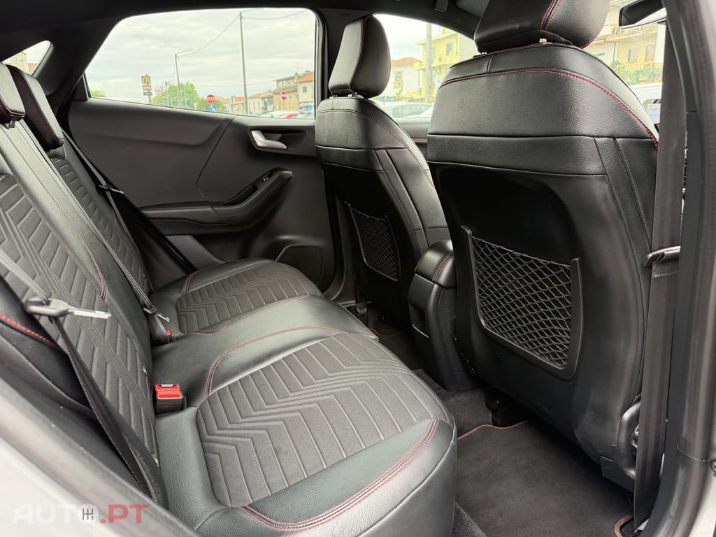 Ford Puma 1.0 EcoBoost MHEV ST-Line X