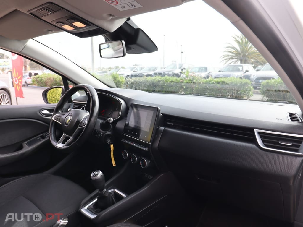 Renault Clio 1.5 Blue dCi Intens — fotografia 9