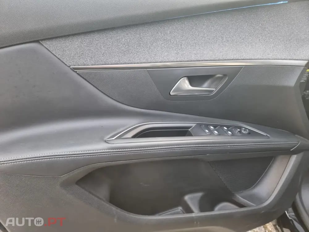 Peugeot 5008 1.5 BlueHDi Allure