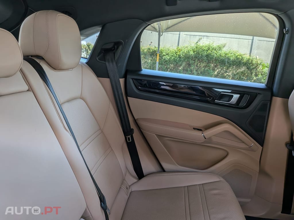 Porsche Cayenne E-Hybrid Tiptronic S