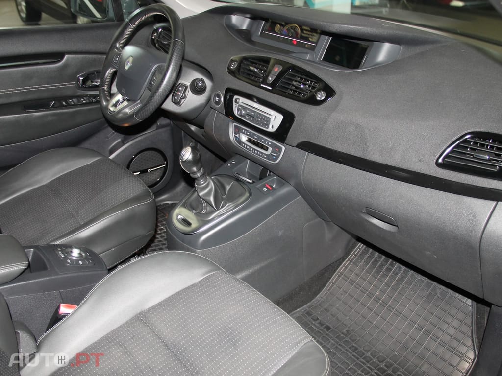 Renault Scénic 1.6 dCi B.Edition — fotografia 10