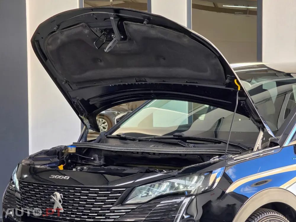 Peugeot 3008 1.6 Hybrid Allure e-EAT8