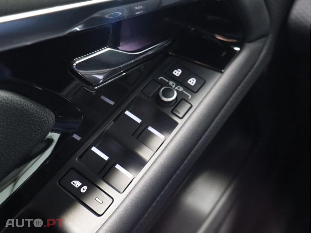 Land Rover Evoque 1.5 P300e AWD R-Dynamic S Auto