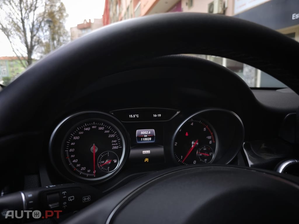 Mercedes-Benz CLA 180 d Shooting Brake