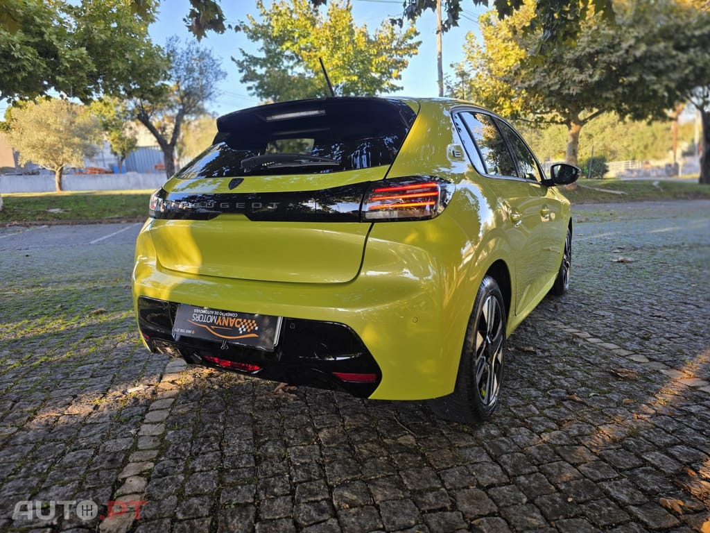 Peugeot E-208 50 kWh Allure Pack