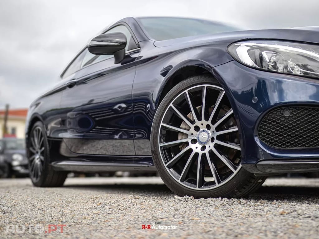 Mercedes-Benz C 220 D Coupé AMG Line 9G-Tronic