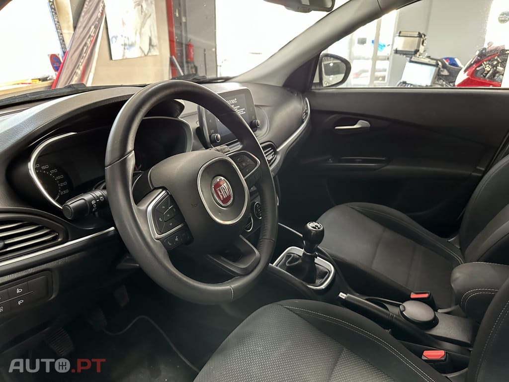 Fiat Tipo Station Wagon 1.3 M-Jet Lounge Tech J17