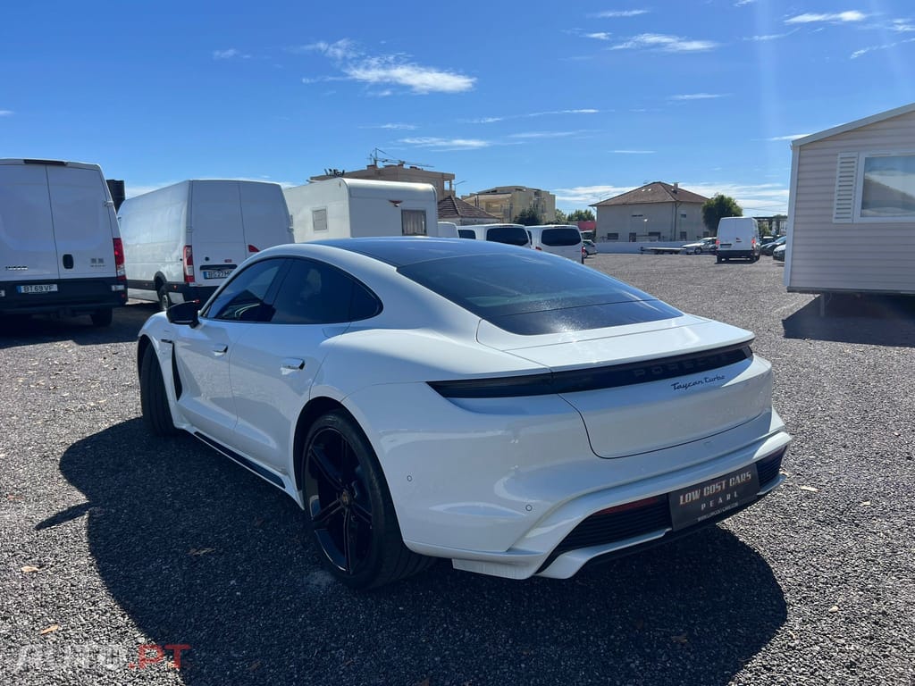 Porsche Taycan Turbo