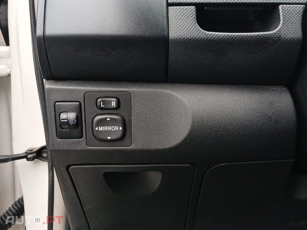 Toyota Yaris 1.0 VVT-i AC