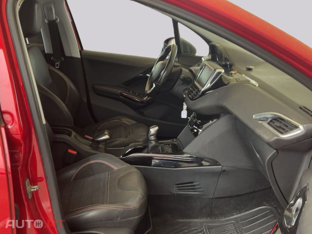 Peugeot 2008 1.2 e-THP GT Line
