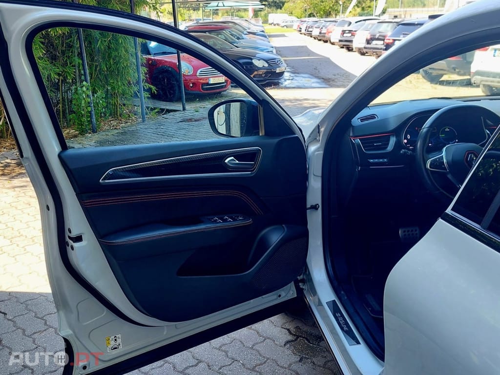 Renault Arkana 1.6 E-Tech R.S.Line