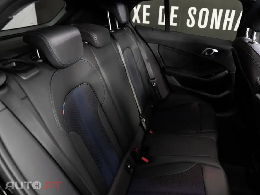 BMW 116 d Pack Desportivo M Auto