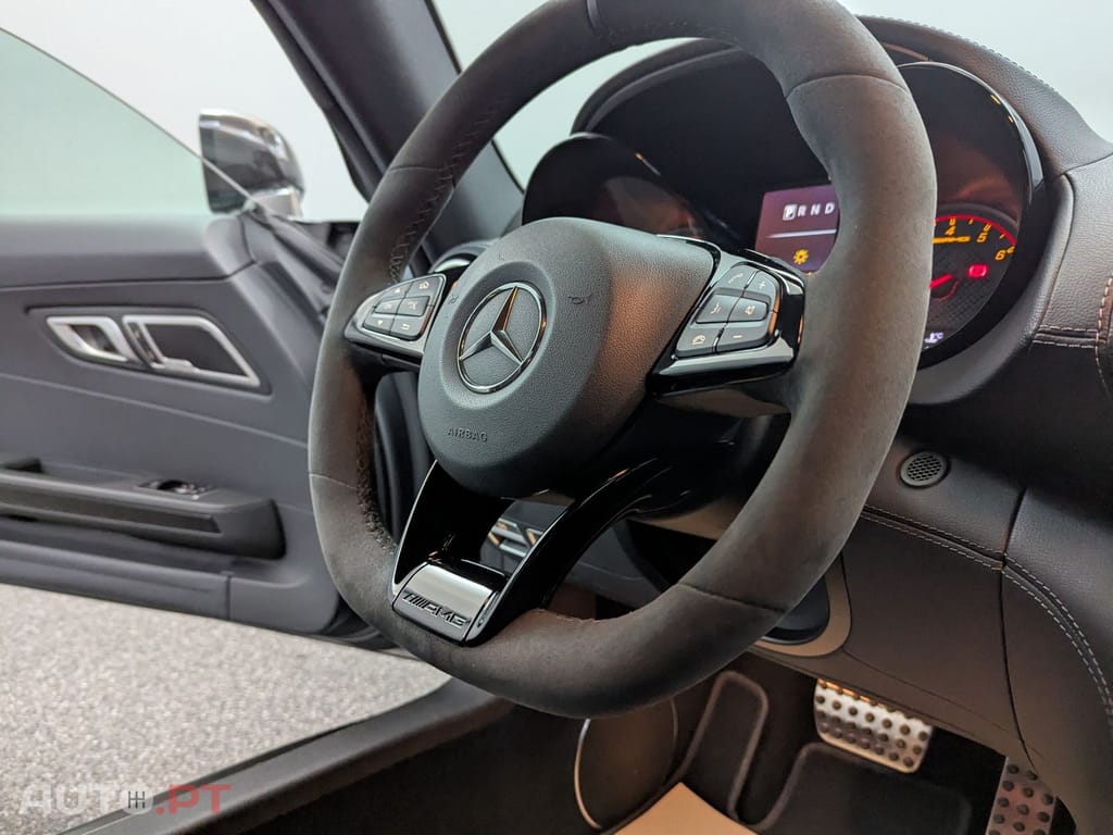 Mercedes-Benz AMG GT R