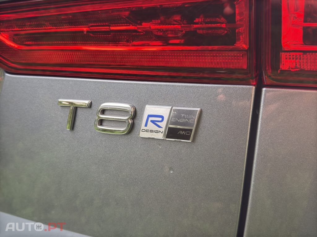 Volvo XC60 2.0 T8 PHEV R-Design AWD