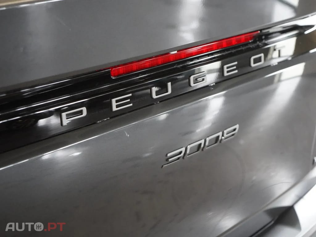 Peugeot 3008 1.2 Hybrid Allure e-DCS6