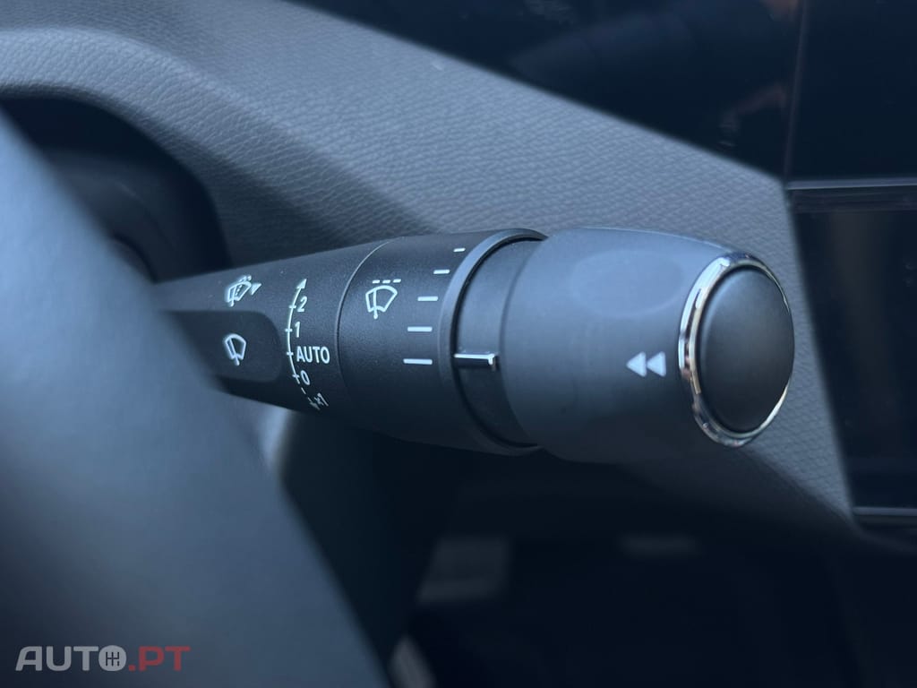 Peugeot 408 1.6 Hybrid Allure e-EAT8