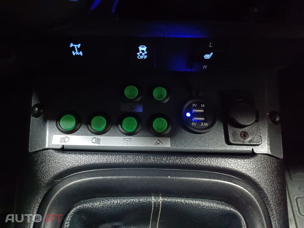 Toyota Hilux Xtra Cab 2.4 D-4D DLX+ 4WD M/T