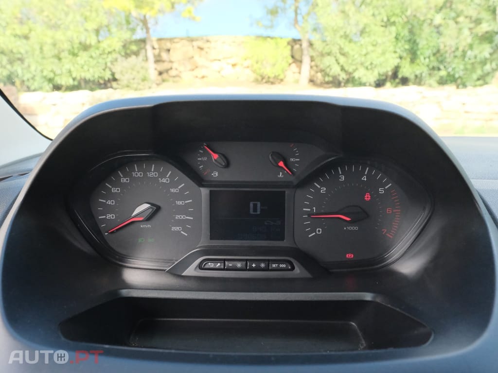 Peugeot Partner 1.6 BlueHDi L1 Asphalt