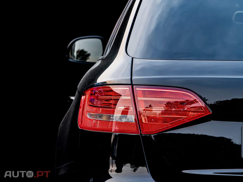 Audi A4 2.0 TDi Look RS4