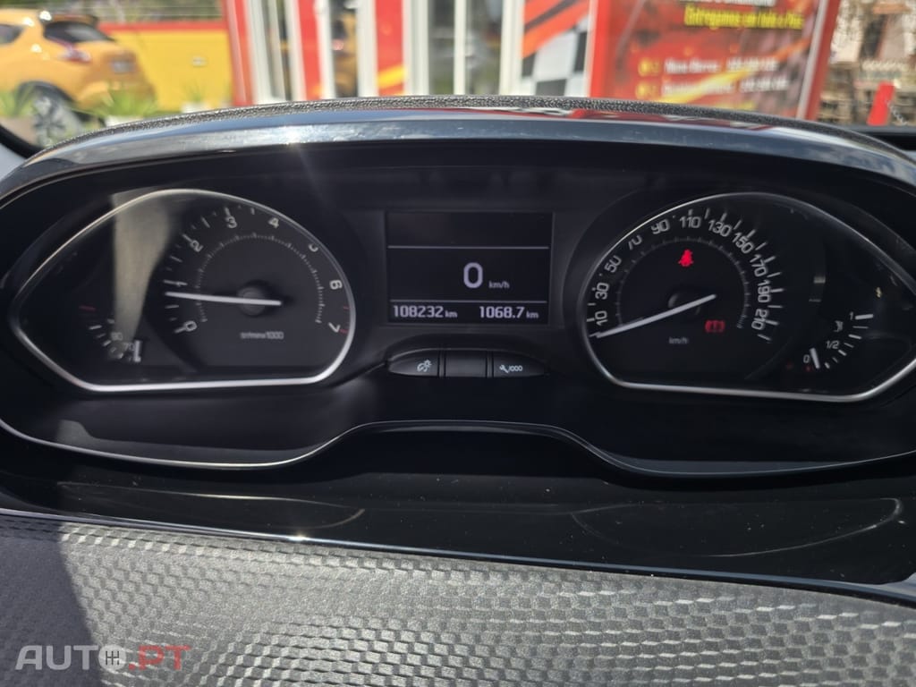 Peugeot 2008 1.2 PureTech Allure