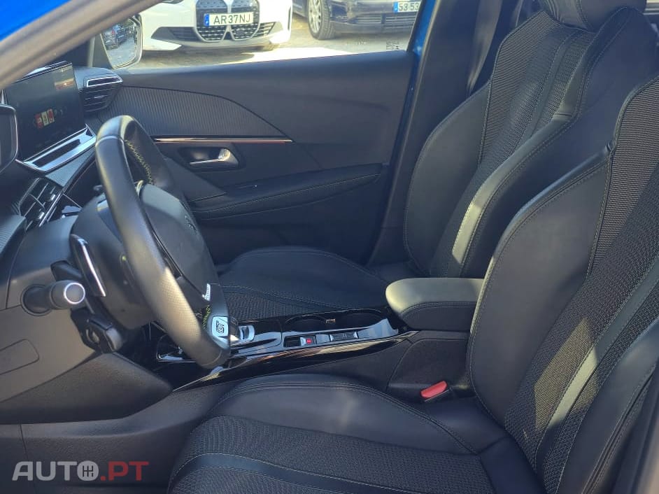 Peugeot 208 1.2 Puretech GT EAT8