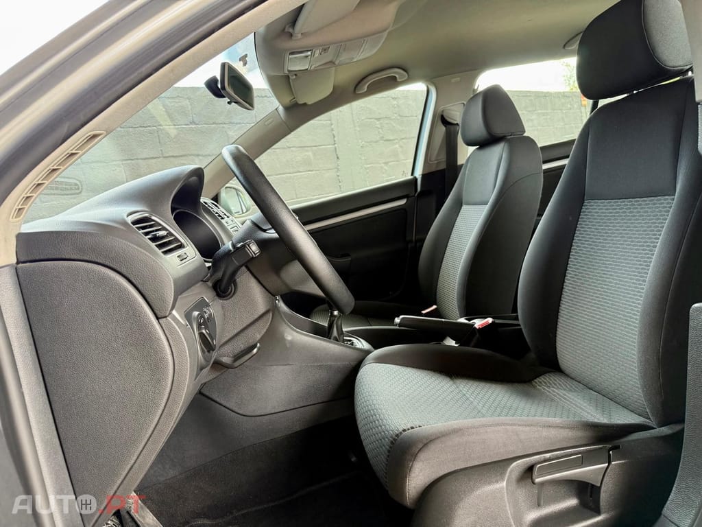 Volkswagen Golf 1.6 TDi Confortline