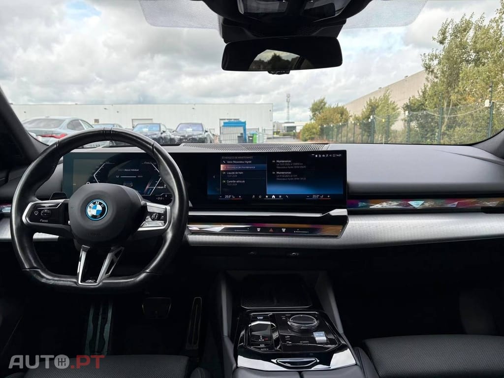 BMW i5 eDrive40