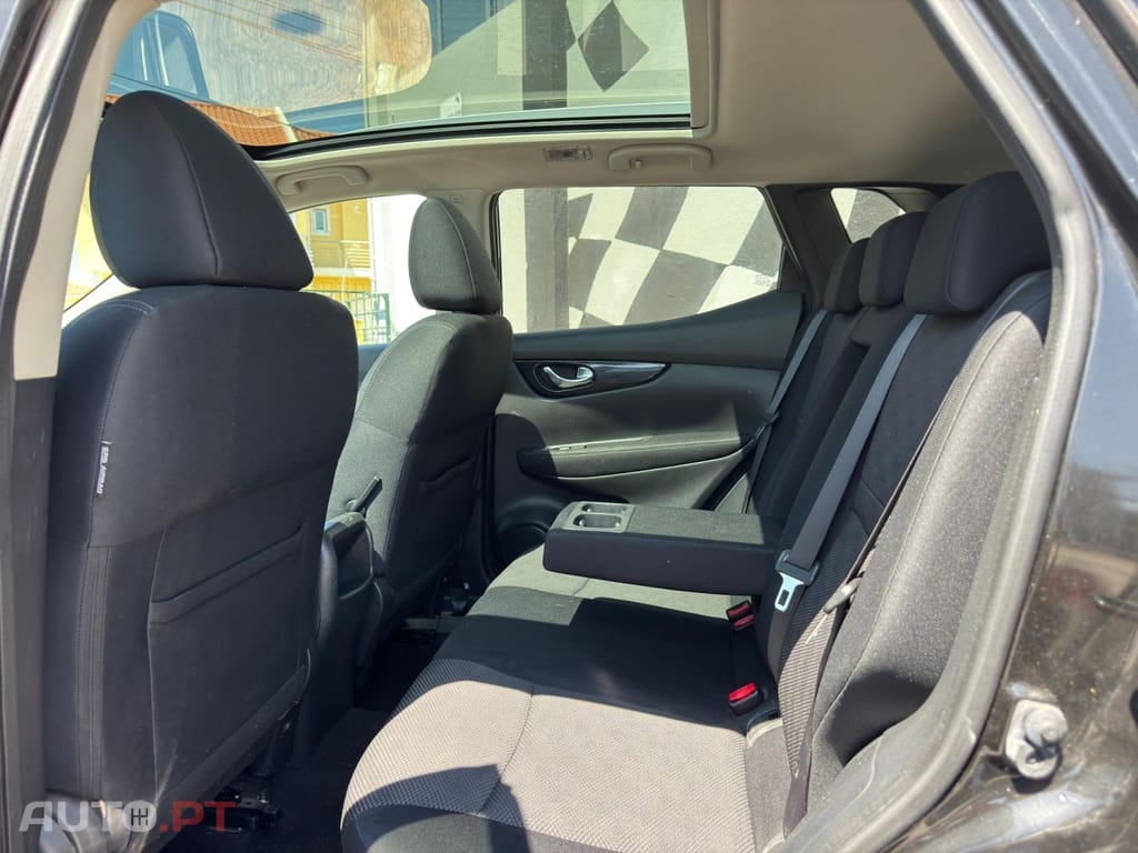 Nissan Qashqai 1.2 DIG-T N-Connecta PS Xtronic
