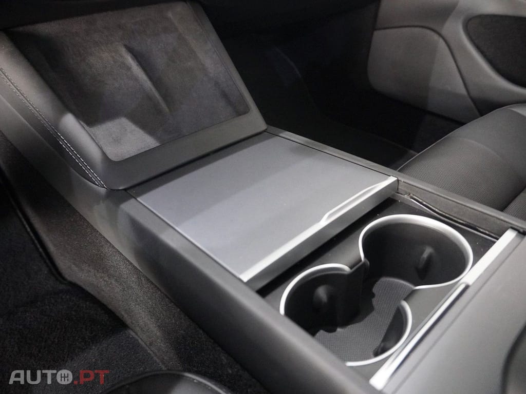 Tesla Model 3 Standard Range Plus RWD