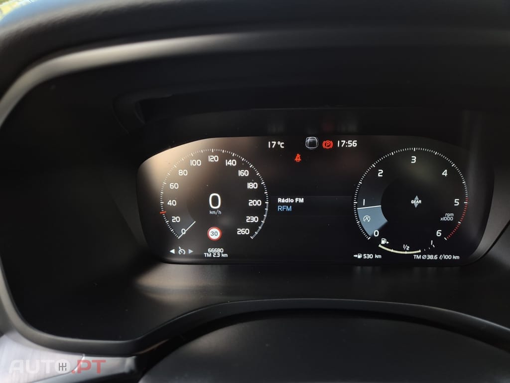 Volvo V60 2.0 D3 Momentum Plus