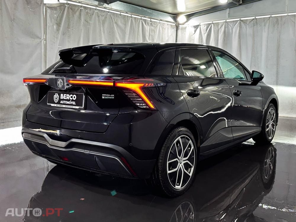 MG MG4 64 kWh Luxury
