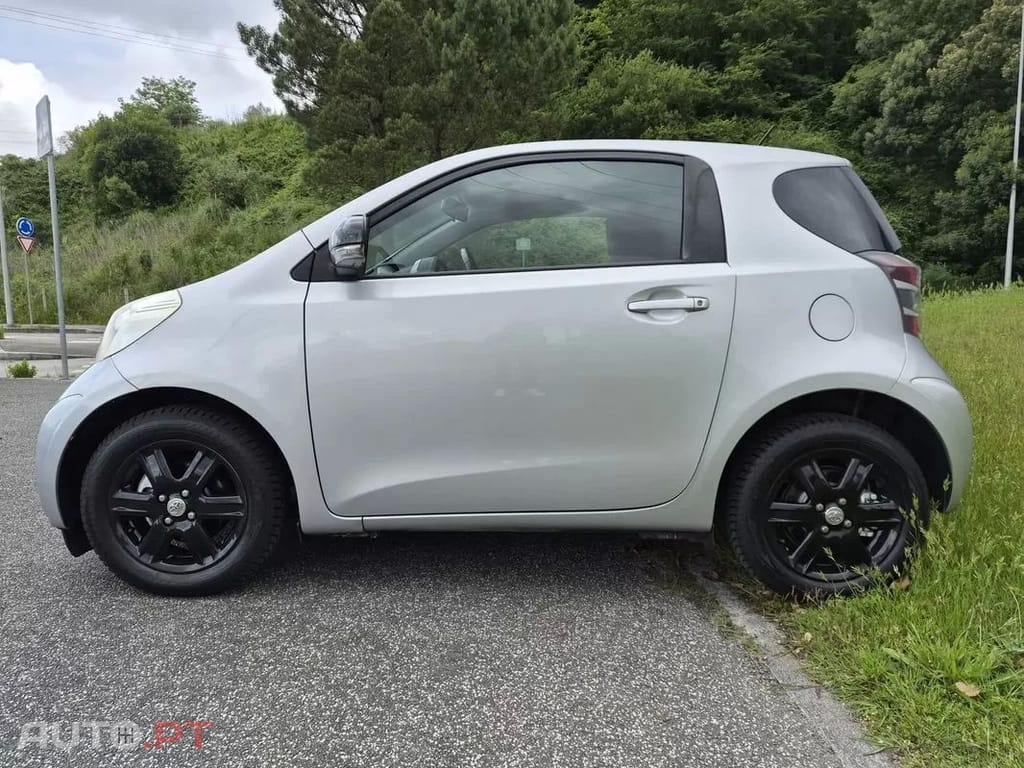 Toyota iQ 1.0 VVT-i Essential+AC