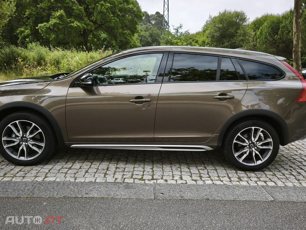 Volvo V60 Cross Country 2.0 D3 Summum Geartronic