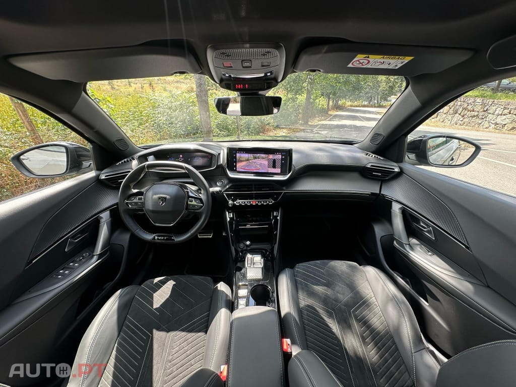 Peugeot E-2008 50 kWh GT Pack