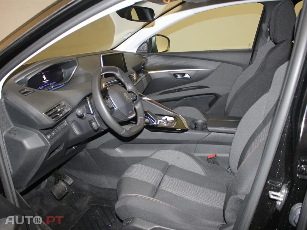 Peugeot 5008 PureTech 130 EAT8 Stop & Start Active Pack