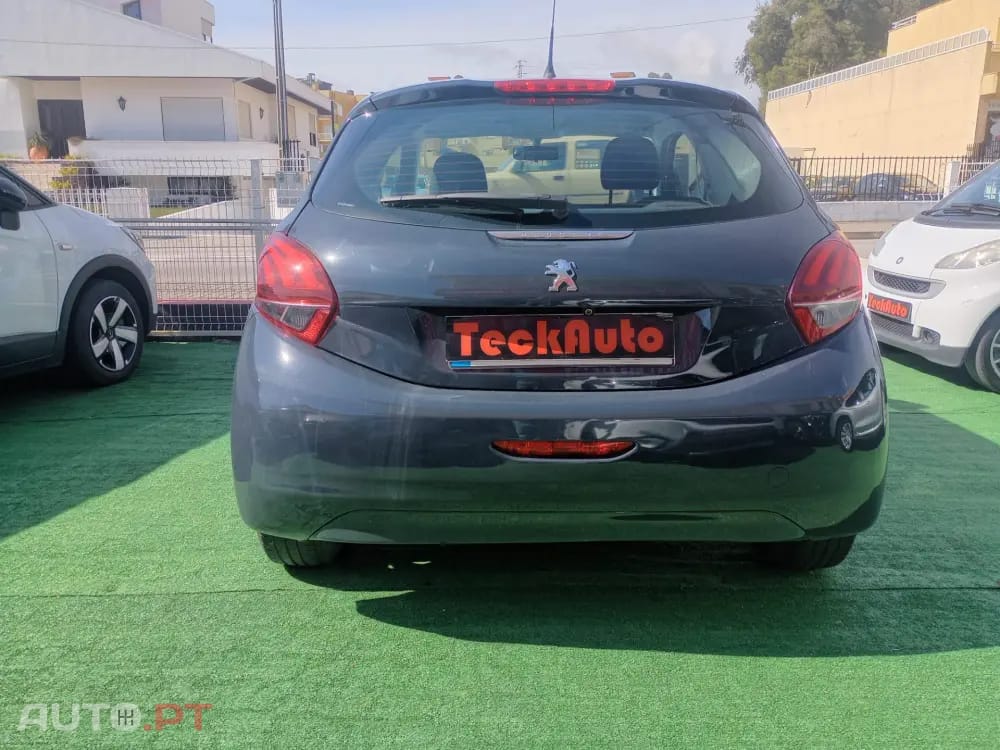 Peugeot 208 PureTech 82 Winter Edition