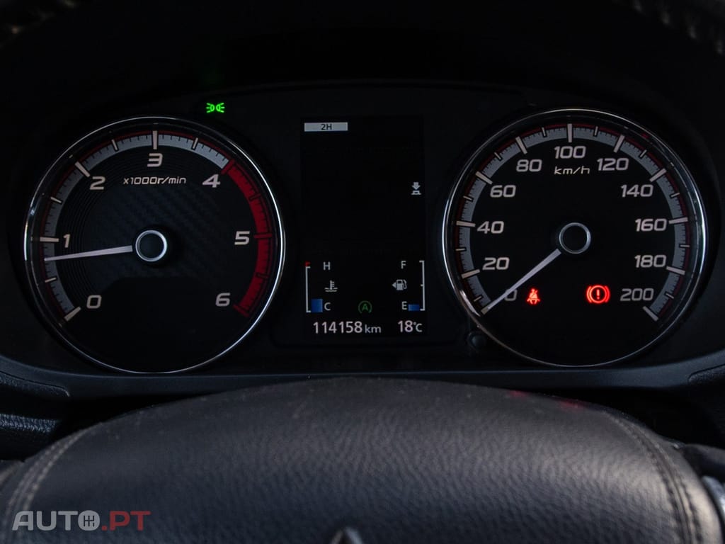 Mitsubishi L200 2.3 DI-D CD Invite 4WD