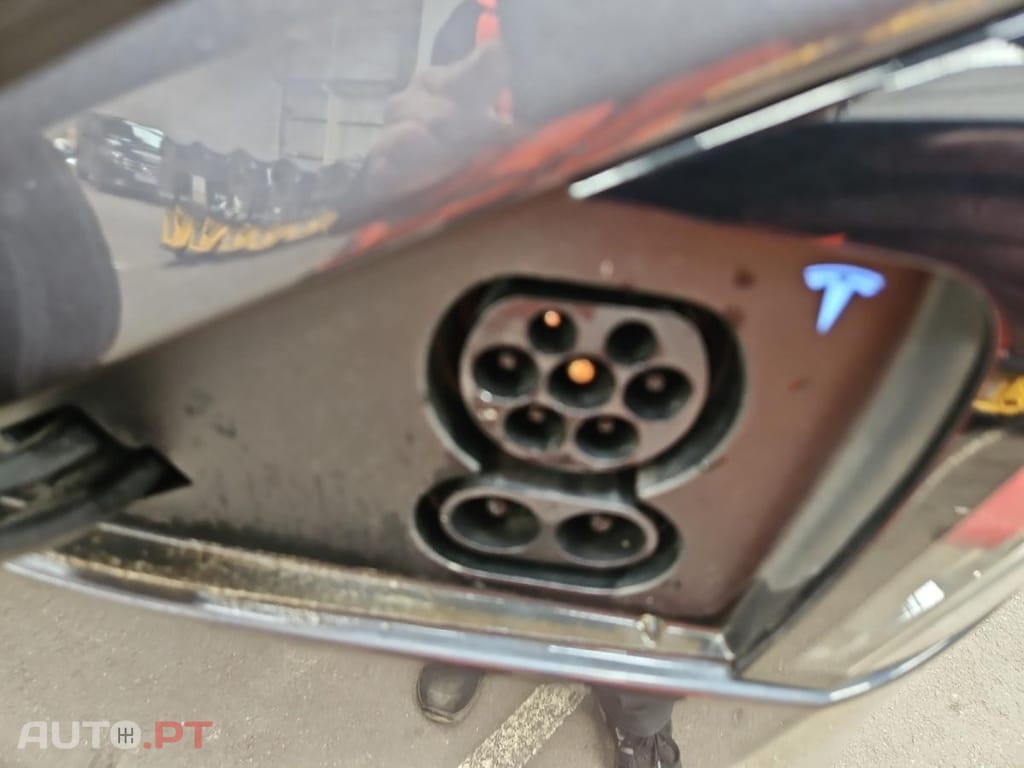 Tesla Model X 100 kWh Dual-Motor Performance Palladium Plaid