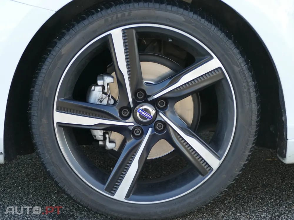 Volvo V40 2.0 D2 R-Design